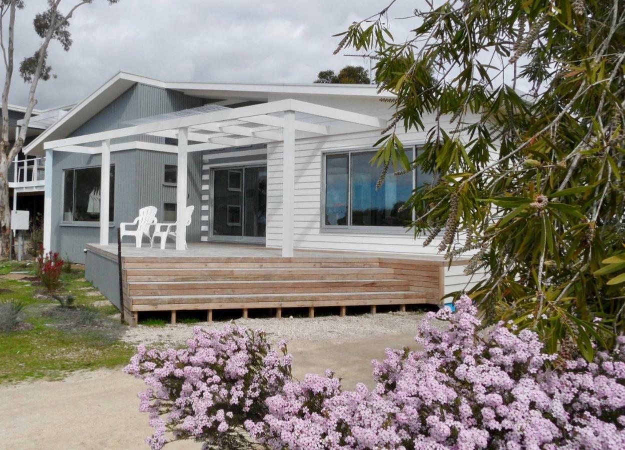 White Shells Holiday Rental Nepean Bay Exterior photo