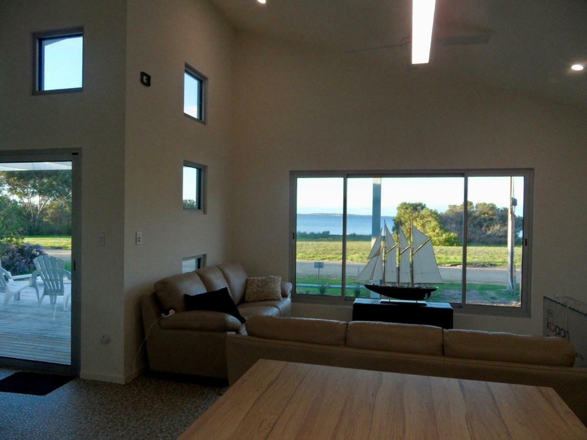 White Shells Holiday Rental Nepean Bay Exterior photo